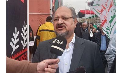 محمد شریعتمداری:چراغ ایستادگی ...