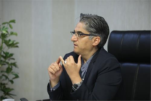 اعتماد کردن به شرکت‌های ایرانی را تمرین کینم